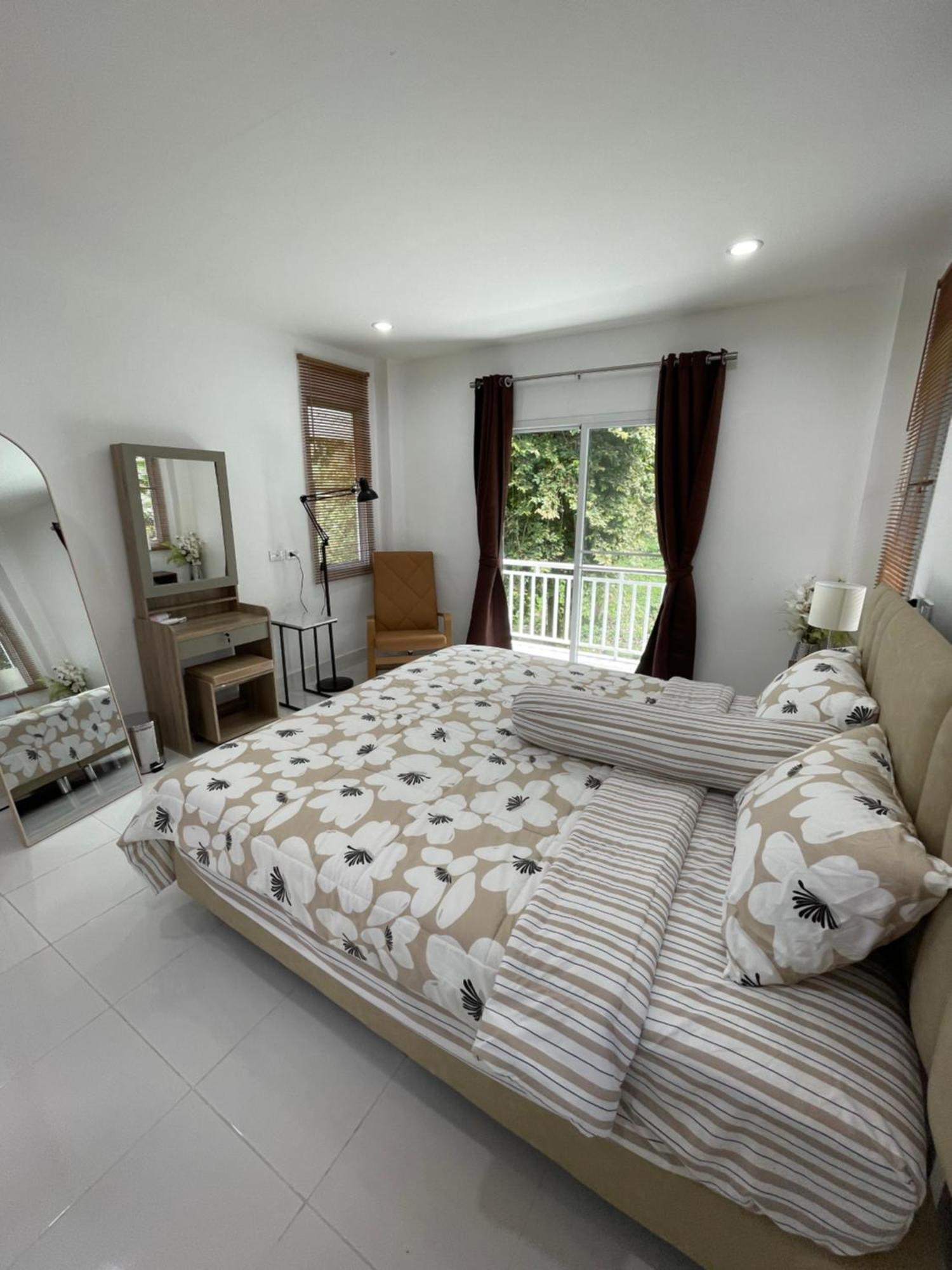 Kata Hillside Hideaway Villa Bankata Kültér fotó
